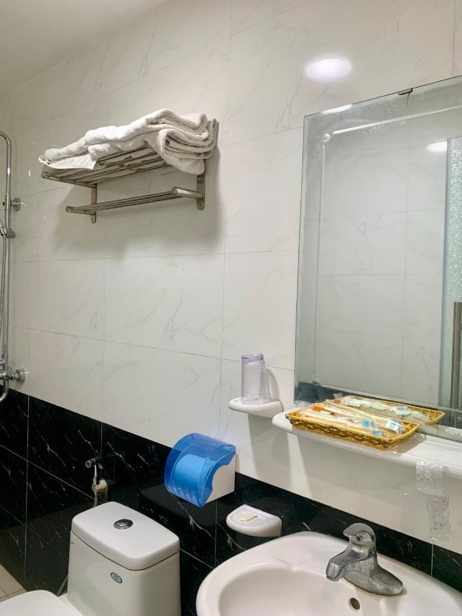 ホテル Khach San Bach Duong ハノイ市 エクステリア 写真